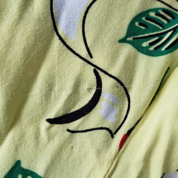 "Berry Chantilly" high-waisted, retro shorts, sz 2 - Picture 4 of 6